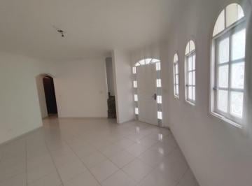 6c119b55-2ff7-4269-a4c0-99b70afd895a · Casa no condomínio horto para locação com 2 quartos, sendo 1 suíte, 200m²