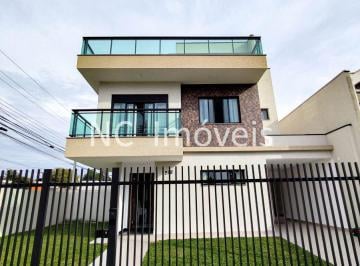 Casa de 3 quartos, Curitiba · Linda casa com amplo quintal e terraço!!!
