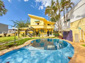 Foto · Casa de alto padrão com piscina e área gourmet no Jardim Acapulco, Guarujá