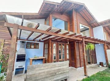 4c62f38c2562665f1e24892d8873e3ac27e920fc · Casa com 5 dormitórios à venda, 300 m² por R$ 1.050.000,00 - Guaiuba - Guarujá/SP
