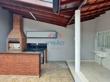Casa · 108m² · 2 Quartos · 2 Vagas · Casa Espaçosa com Quintal e Churrasqueira – O Espaço que Sua Família Merece!
