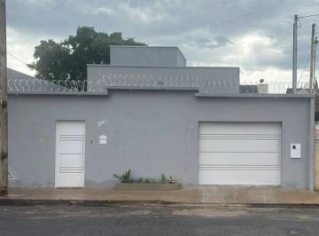 Casa · 240m² · 3 Quartos · Casa - Luizote de Freitas