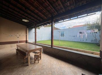 nlknkma2yte1zgfimzk1ztgz_md · 🏡✨ Casa com Suíte e Amplo Terreno à Venda na Zona Norte de Londrina.