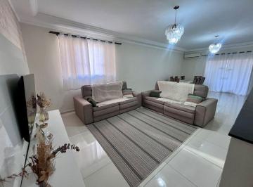 Casa de 3 quartos, Santos · Vendo Sobreposta Alta com Varanda Gourmet e 2 Vagas de Garagem.