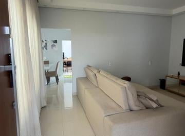 Casa · 184m² · 3 Quartos · 2 Vagas · Casa à venda em Uruaçu - Goiás