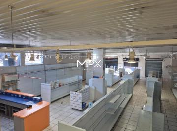 Comercial · 300m² · Salão para alugar no bairro Vila Rezende em Piracicaba