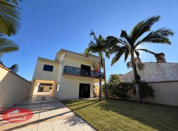 Casa · 3 Quartos · 4 Vagas · Sobrado com Piscina no Piçarras