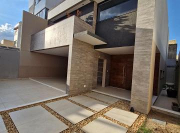 Casa · 248m² · 3 Quartos · 4 Vagas · Casa para venda em Boa Vista de 248.00m² com 3 Quartos, 2 Suites e 4 Garagens