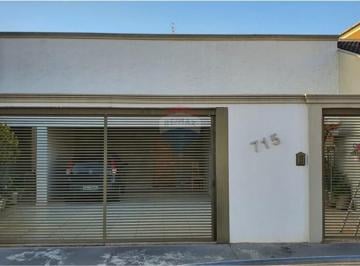 Casa · 221m² · 3 Quartos · 4 Vagas · Casa para venda em Alto de 221.00m² com 3 Quartos e 4 Garagens