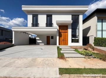 Casa · 321m² · 3 Quartos · 6 Vagas · Casa de Condomínio para venda em Jardim Samambaia de 321.00m² com 3 Quartos, 3 Suites e 6 Garagens