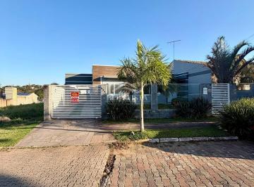 Casa · 200m² · 4 Quartos · 2 Vagas · Casa à venda no bairro Centro - Nova Santa Rita/RS