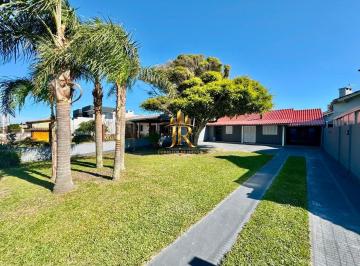 Casa · 120m² · 4 Quartos · 3 Vagas · Casa 4 dormitorios á venda em Tramandaí | Bairro Zona Nova
