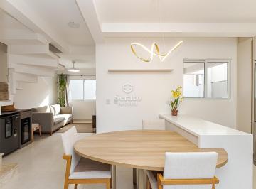 Casa · 113m² · 3 Quartos · 2 Vagas · Sobrado Triplex com Suíte, Closet, Ático Amplo.