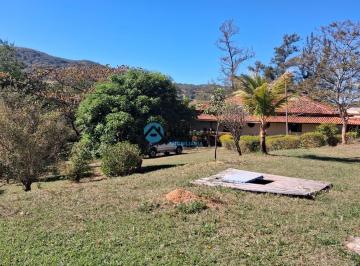 Comercial · 8 Quartos · 10 Vagas · Fazenda à Venda