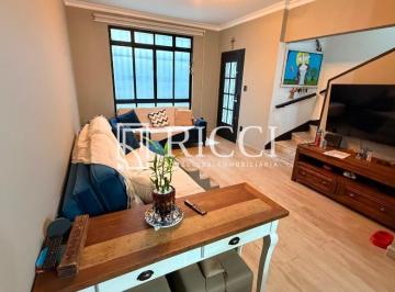 Sala · Imperdível: Casa à venda na Encruzilhada, Santos-SP! 2 quartos, 1 suíte, 2 salas, 3 banheiros, 104,5