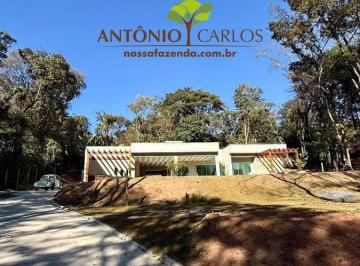 Casa de 4 quartos, Esmeraldas · Casa à venda no Condomínio Nossa Fazenda em Esmeraldas-MG