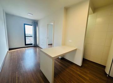 Apartamento de 1 quarto, Curitiba · Apartamento 1 suíte com sacada e garagem, condomínio clube no Portão!