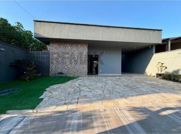 Casa · 129m² · 2 Quartos · 3 Vagas · Encontre Seu Lar dos Sonhos em Peruíbe!