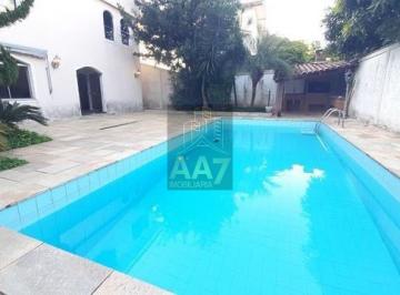 Casa · 460m² · 4 Quartos · 6 Vagas · Luxo, Espaço e Conforto: Espetacular Casa com 4 Dormitórios e Lazer Completo