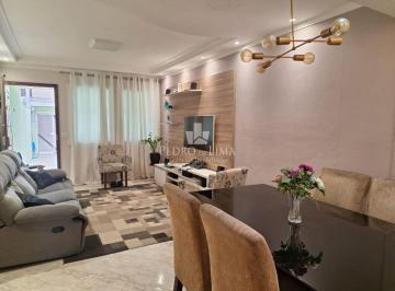 Casa · 120m² · 3 Quartos · 2 Vagas · Sobrado Frontal na Vila Matilde com 3 quartos sendo 1 suíte e 2 vagas de garagem