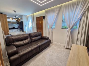 47edda8e-0781-4437-96a6-5556248a4928 · Aconchegante casa em condomínio para venda com 2 quartos, sendo 2 suítes, 89m²