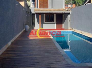 Casa · 157m² · 2 Vagas · Casa mobiliada com piscina em Atibaia .