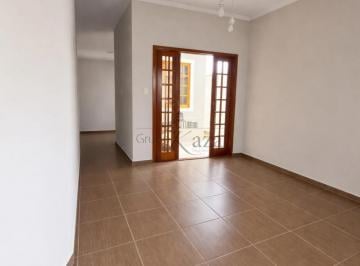 Casa · 234m² · 3 Quartos · 2 Vagas · Oportunidade - Casa - Loteamento Vila Branca - Jacareí - 3 Dormitórios - 134m².