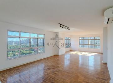 Apartamento · 240m² · 3 Quartos · 2 Vagas · Apartamento - Jardim América - 3 Dormitórios - 240m².