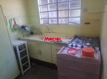 Casa · 54m² · 2 Quartos · 4 Vagas · casa simples terreno bem amplo ,e todo murado documentação ok