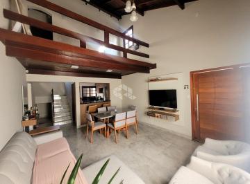 Casa · 140m² · 3 Quartos · Casa totalmente reformada com 3 dormitórios e 3 vagas no bairro Mato Grande
