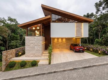 Casa · 302m² · 5 Quartos · 3 Vagas · Sobrado em , Itapema/SC de 302m² 5 quartos à venda por R$ 4.990.000,00
