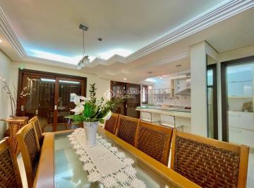 Casa · 278m² · 8 Quartos · 4 Vagas · Casa incrível no Centro de Imbé