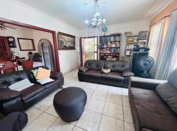 Casa · 181m² · 3 Quartos · 4 Vagas · Casa em Nova Piracicaba, Piracicaba/SP de 181m² 3 quartos à venda por R$ 850.000,00