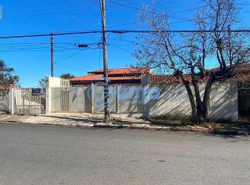 Casa · 277m² · 4 Quartos · Casa em Matadouro, Bragança Paulista/SP de 277m² 4 quartos à venda por R$ 899.000,00