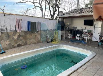 Casa · 300m² · 2 Quartos · 2 Vagas · Casa em Vila Santos, Caçapava/SP de 300m² 2 quartos à venda por R$ 420.000,00