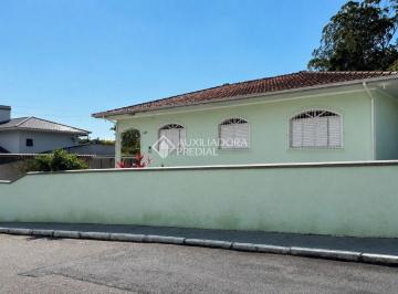 Casa · 200m² · 3 Quartos · 2 Vagas · Casa com 3 dormitórios e amplo terreno na Fazenda Santo Antônio