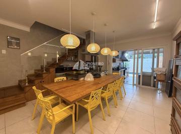 Casa · 140m² · 3 Quartos · 2 Vagas · Casa de condomínio á venda em Juquehy!