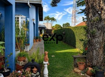 Casa · 224m² · 3 Quartos · 2 Vagas · Casa térrea com 3 quartos no Jardim Novo Mundo - Jundiaí