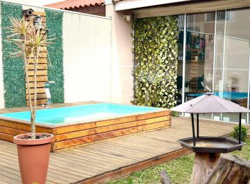 Casa · 140m² · 3 Quartos · 2 Vagas · Sobrado com piscina e amplo quintal à venda, 140m² por R$ 630.000 - Costeira - SJP/PR