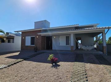 Casa · 136m² · 3 Quartos · 2 Vagas · Casa em Encantada, Garopaba/SC
