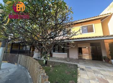 Casa · 180m² · 5 Quartos · 2 Vagas · Alugo excelente Casa com Jardim, varandas, 5/4, 2 suítes, 2 vagas, em Condomínio com total infraestr