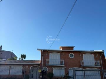 Casa · 372m² · 4 Quartos · 3 Vagas ·
Aluguel - Casas - Cinquentenário - Caxias do Sul - RS