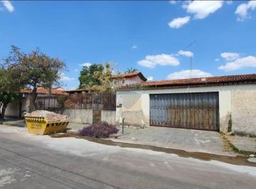 Casa · 216m² · 5 Quartos · 4 Vagas · Casa para venda em Boa Vista de 216.00m² com 5 Quartos, 2 Suites e 4 Garagens