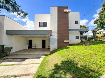 Casa · 245m² · 5 Quartos · 2 Vagas · Casa de Condomínio para alugar em Chácaras Residenciais Santa Maria de 245.19m² com 5 Quartos, 4 Sui