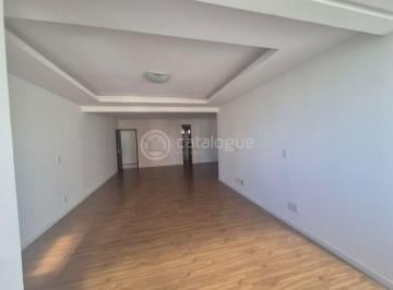 Apartamento · 150m² · 3 Quartos · 2 Vagas · Alugo Apartamento sem mobilia de 3 quartos sendo 1 suite, sala com varanda,