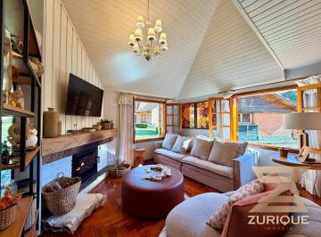 2c7798aee6462b19213fce4ced98c56e033f6d66 · Casa com 3 dormitórios à venda, 77 m² por R$ 960.000,00 - Descansópolis - Campos do Jordão/SP
