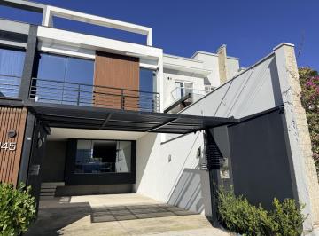 Casa · 420m² · 4 Quartos · 4 Vagas · Casa para Venda em Balneário Camboriú, Praia dos Amores, 4 dormitórios, 2 suítes, 5 banheiros, 4 vag