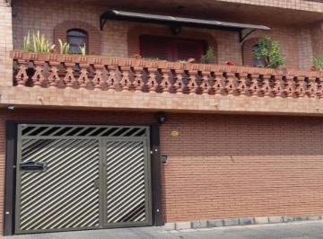 Casa · 243m² · 4 Quartos · 2 Vagas · Excelente sobrado no Moinho Velho para venda!!