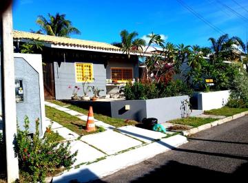 Casa · 172m² · 2 Quartos · 4 Vagas · Luxuosa casa à venda em condomínio fechado em Camaçari-BA: 2 quartos, 1 sala, 2 banheiros, 4 vagas d