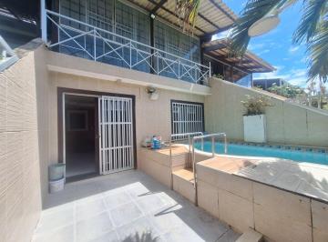 Casa de 4 quartos, Salvador · Casa Triplex à Venda no Condomínio Lugarejo – Farol de Itapuã | 212 m² | Apenas 10 metros da praia